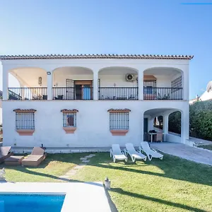 Villa Stunning 5 Bedroom Villa, Sea Views, Private Pool, Estepona, Sleeps Up To 12, Estepona